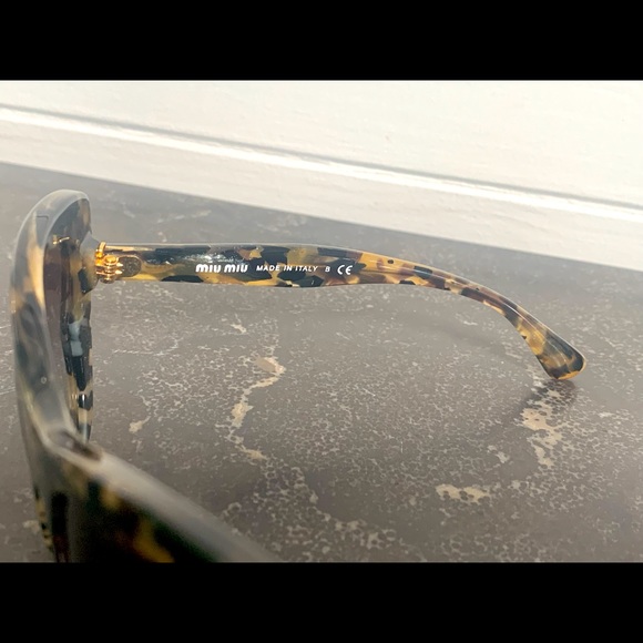Miu Miu tortoiseshell sunglasses with dust bag and case - Picture 10 of 14